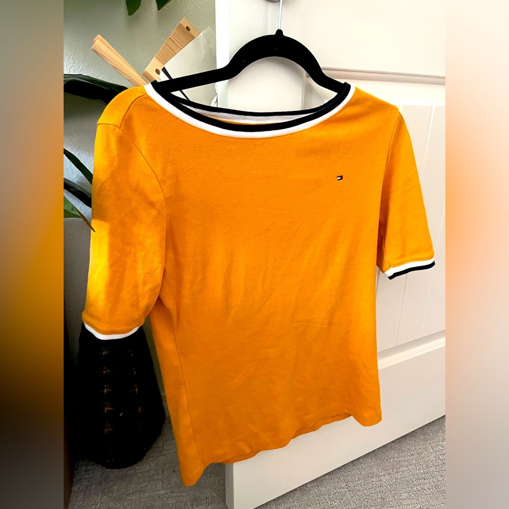 Tommy Hilfiger S petite Women's Basic accent trim crew Neck Short Sleeve yellow